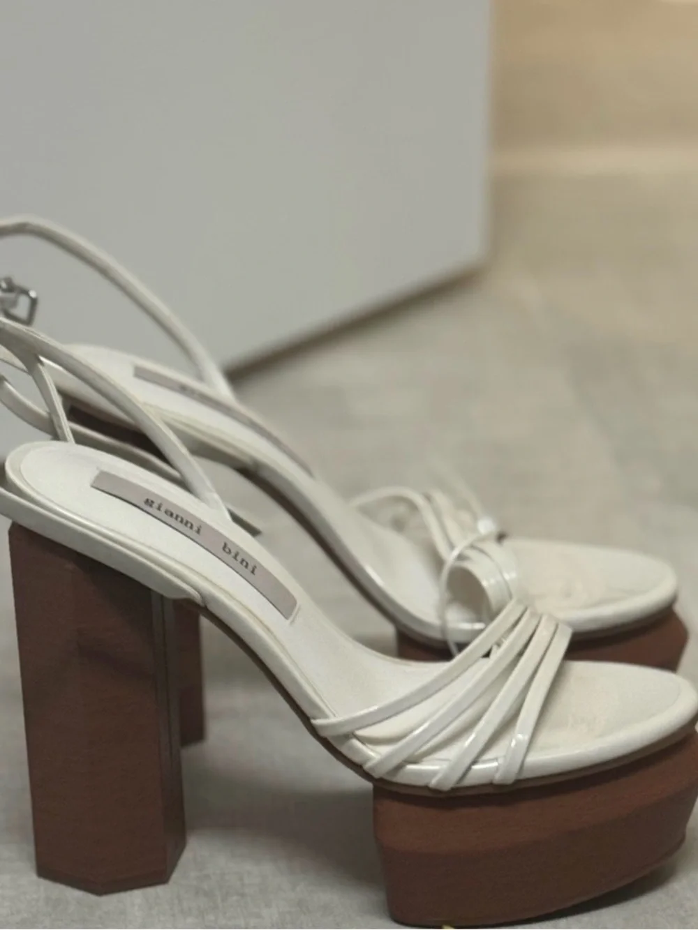 Gianni Bini platform sandals